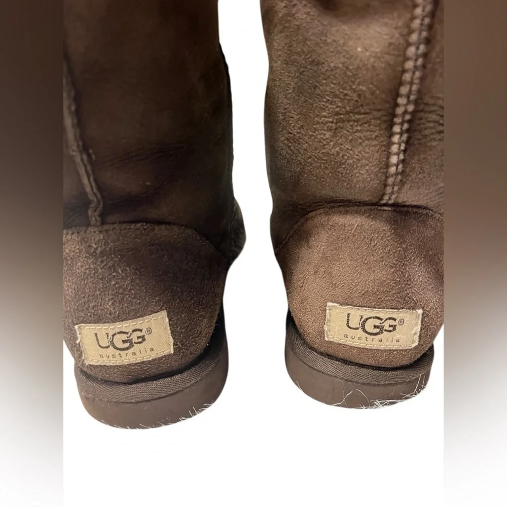 UGG Chestnut Suede boots size 9W